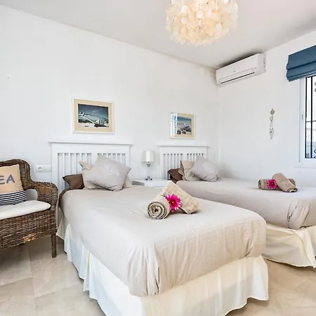 O01 Casa Carrera - Villa *